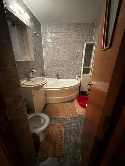 Inchiriez apartament cu 3 camere Dragasani - 6