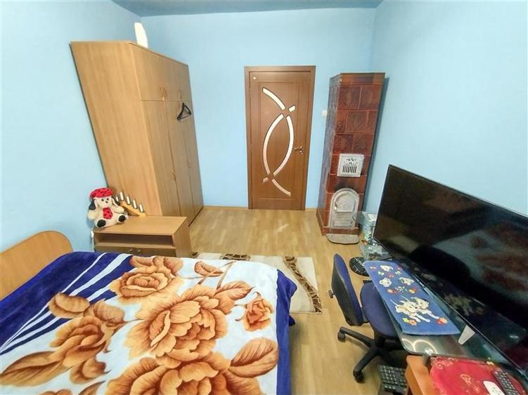 Apartament cu 3 camere decomandat, mobilat în Bozovici