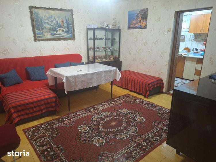 Casă cu 5 camere cu Teren 211 Mp în Inel II