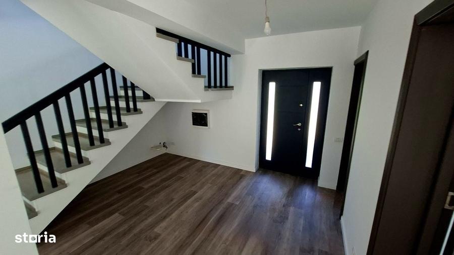 Casă cu 4 camere în Bascov