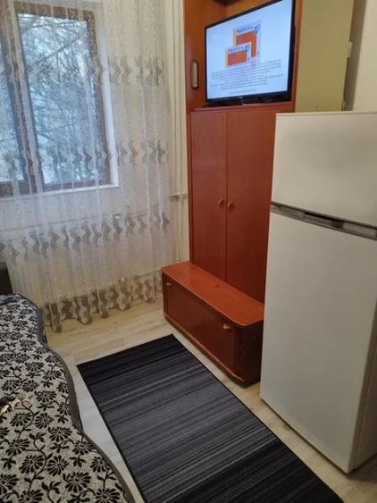 Garsonieră semidecomandată în Craiovița Nouă