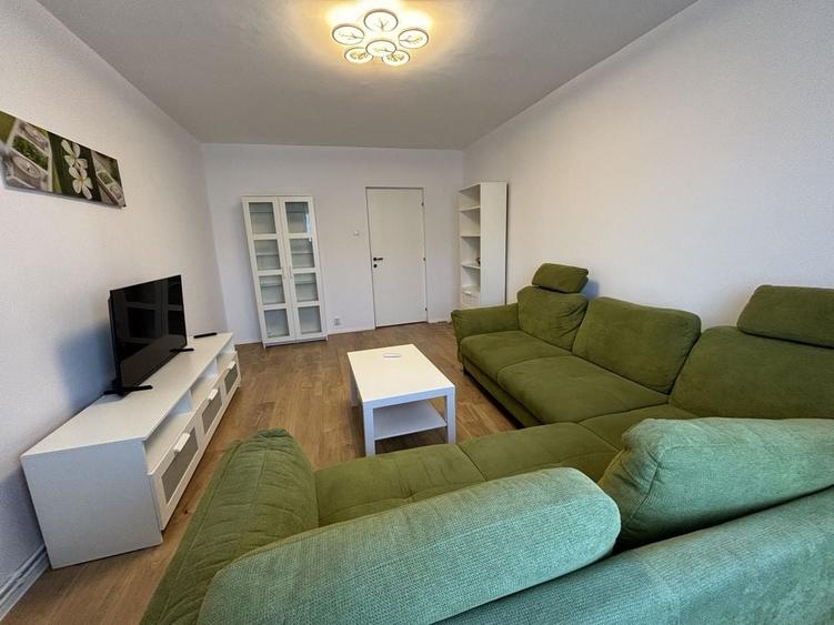 Apartament cu 3 camere decomandat în Tudor