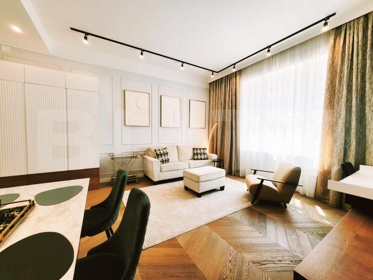 Apartament cu 3 camere semidecomandat, mobilat în Central