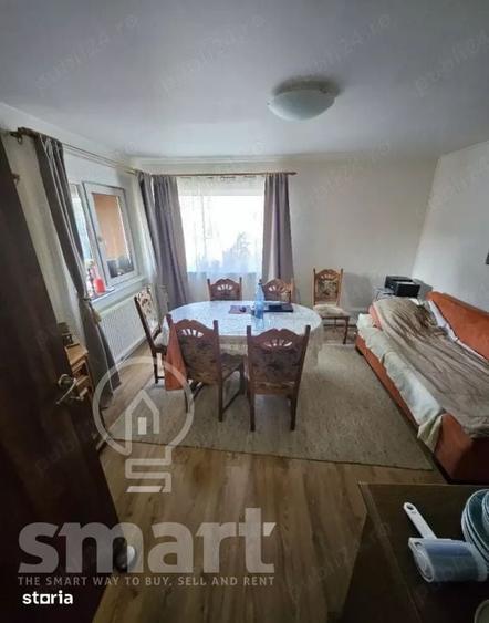 Casă cu 4 camere decomandat cu Teren 1140 Mp în Florești