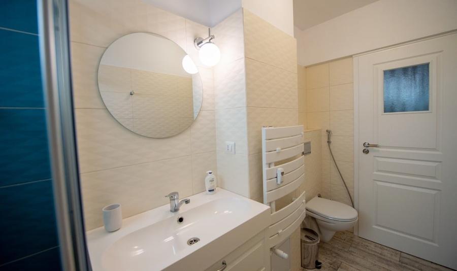 Apartament cu 2 camere decomandat, mobilat în Tineretului