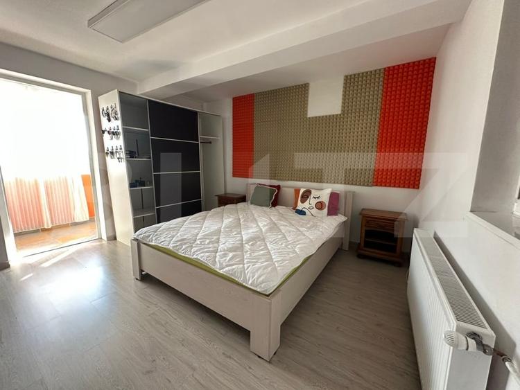 Apartament cu 3 camere decomandat, mobilat în 22 Decembrie