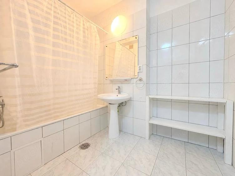 Apartament cu 3 camere decomandat în Aradului