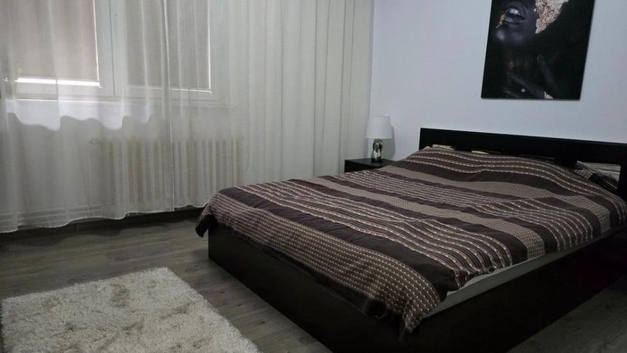Apartament cu 2 camere decomandat în 22 Decembrie