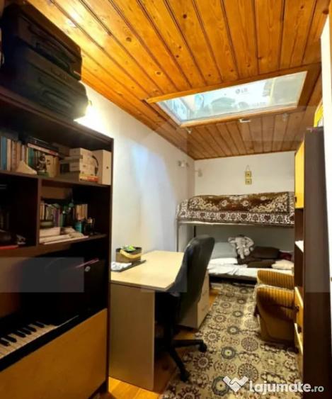 Apartament cu 6 camere decomandat în Central