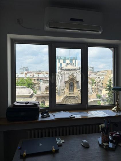 Apartament cu 3 camere decomandat în Calea Victoriei
