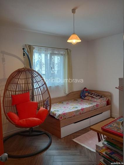 Vand casa ecologica lemn stil canadian cu 800 mp intravilan