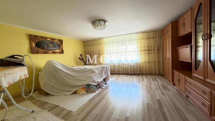 Casă individuală cu 6 camere cu Canalizare în Săcălaz