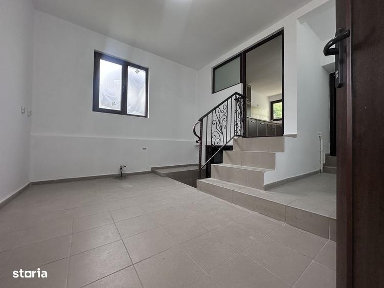 Casă cu 4 camere cu Teren 1532 Mp în Gura Vadului