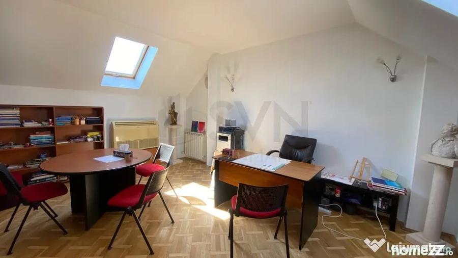 Casă cu 7 camere cu Teren 250 Mp în Nordului