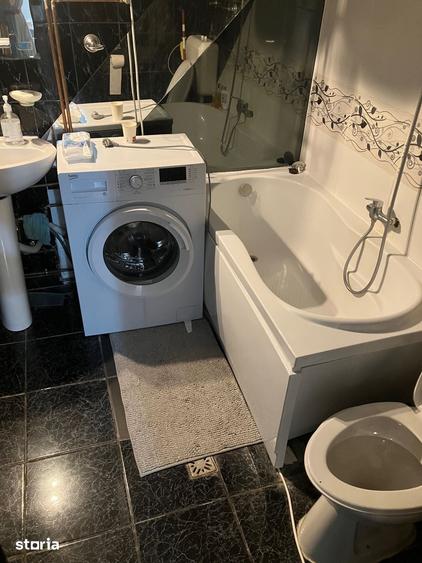 Apartament cu 3 camere decomandat în Tei