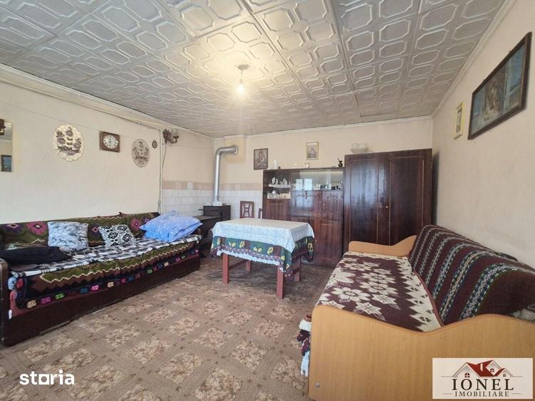 Casă cu 4 camere cu Teren 2038 Mp în Jidvei