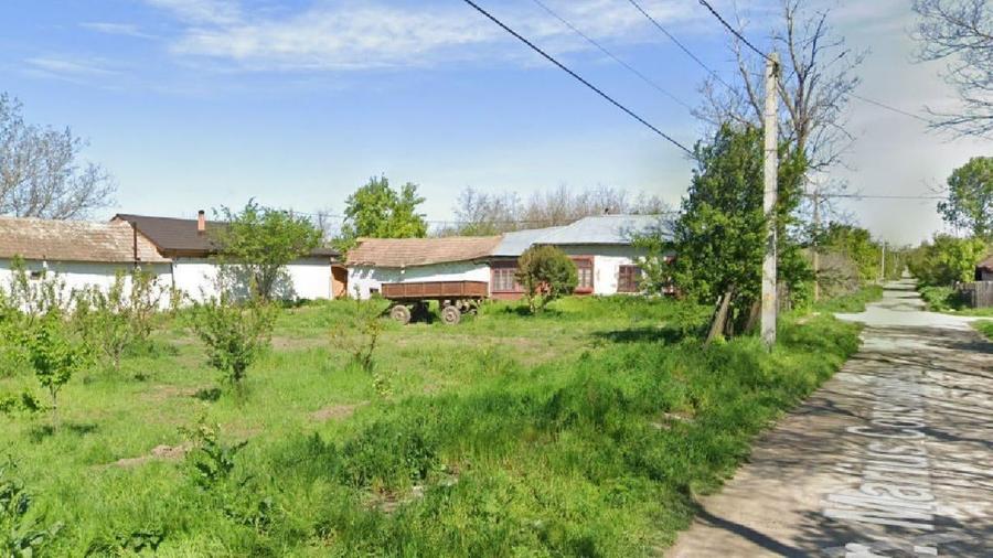 Casă individuală cu 4 camere cu Teren 1603 Mp în Pietroșani