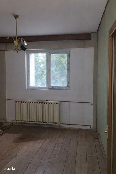 Apartament cu 4 camere decomandat în Pipera