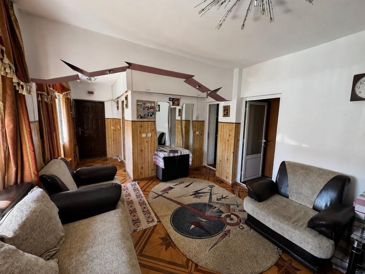 Apartament cu 2 camere decomandat, mobilat în Craiovița Nouă