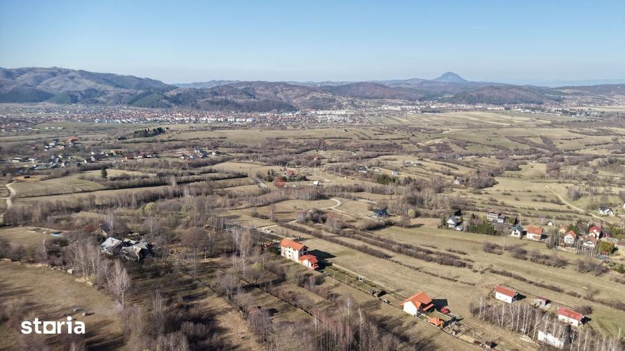 Teren de 4043 mp, în Bran
