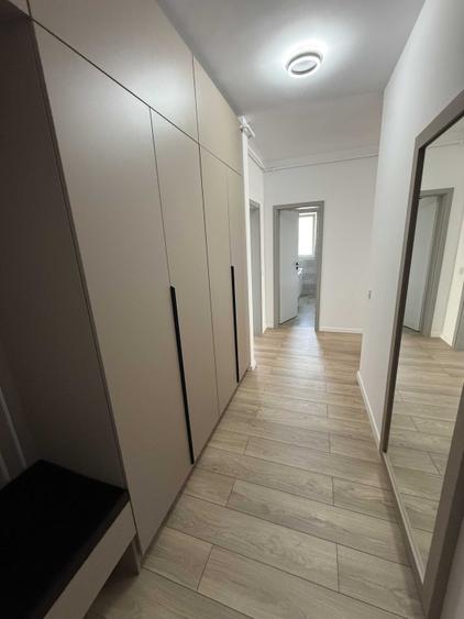 Apartament cu 3 camere decomandat în Turnișor