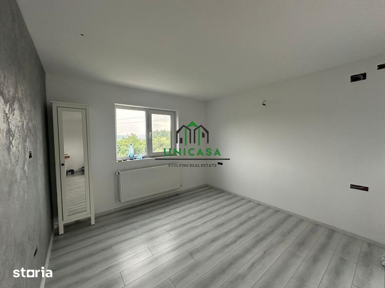 Casă cu 8 camere cu Teren 2000 Mp în Băbeni