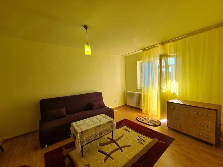 Apartament cu 2 camere decomandat în Piața Centrală
