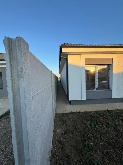 Casă cu 4 camere în Exterior Est