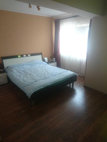 Apartament cu 3 camere decomandat în Exterior Vest