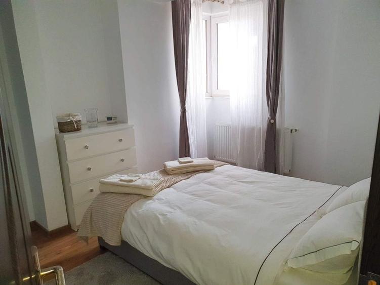 Apartament cu 3 camere decomandat în Drumul Carului