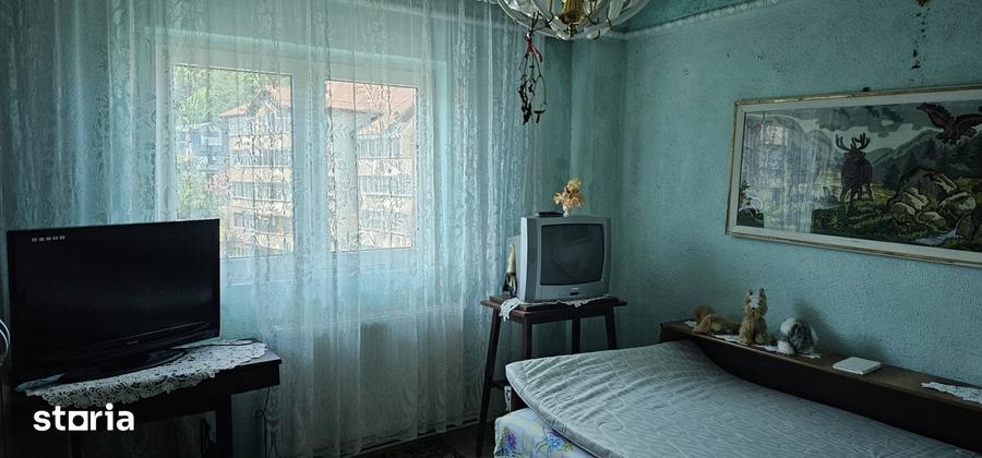 Apartament cu 2 camere decomandat, mobilat în Central