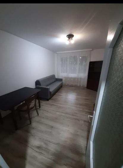 Apartament cu 2 camere decomandat în Cornișa