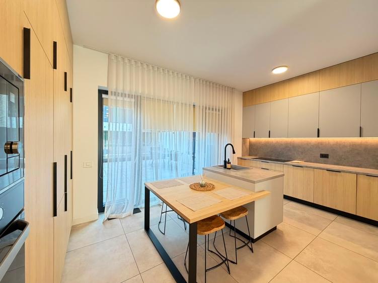 Casă cu 6 camere cu Piscina în Pipera