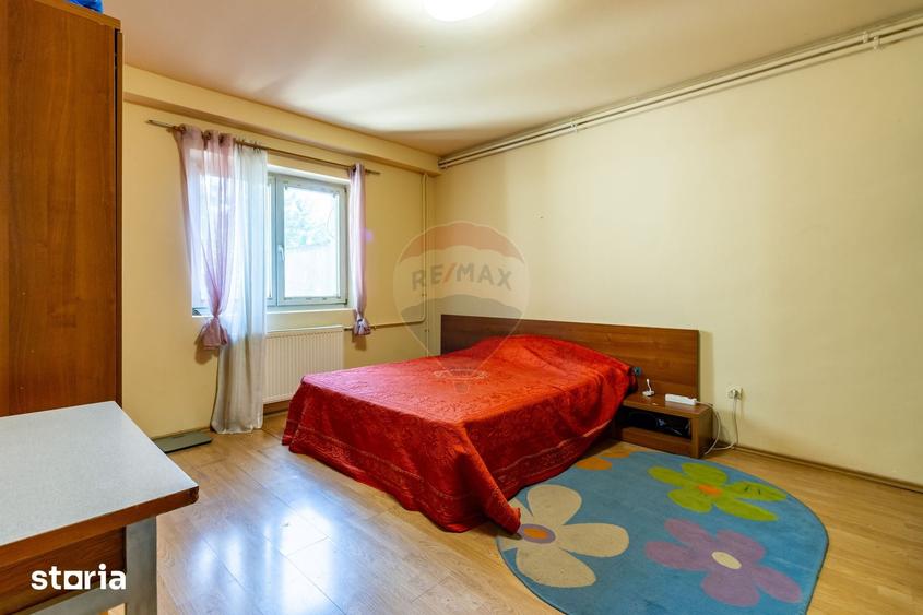 Casă cu 5 camere cu Teren 373 Mp în Dămăroaia