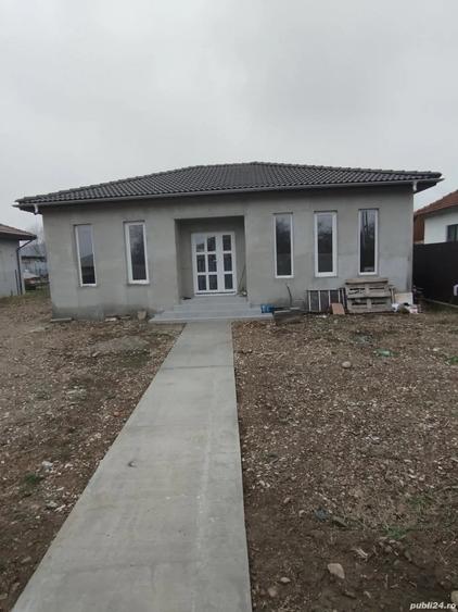 Casă cu 3 camere în Slobozia