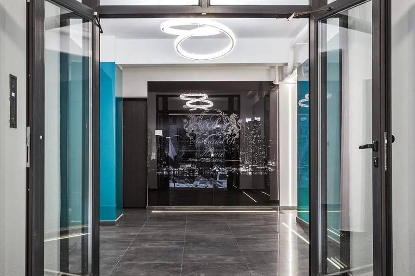 Apartament cu 3 camere decomandat în Ferme