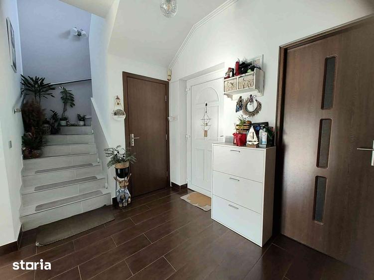 Casă cu 3 camere cu Teren 573 Mp în Vladimirescu