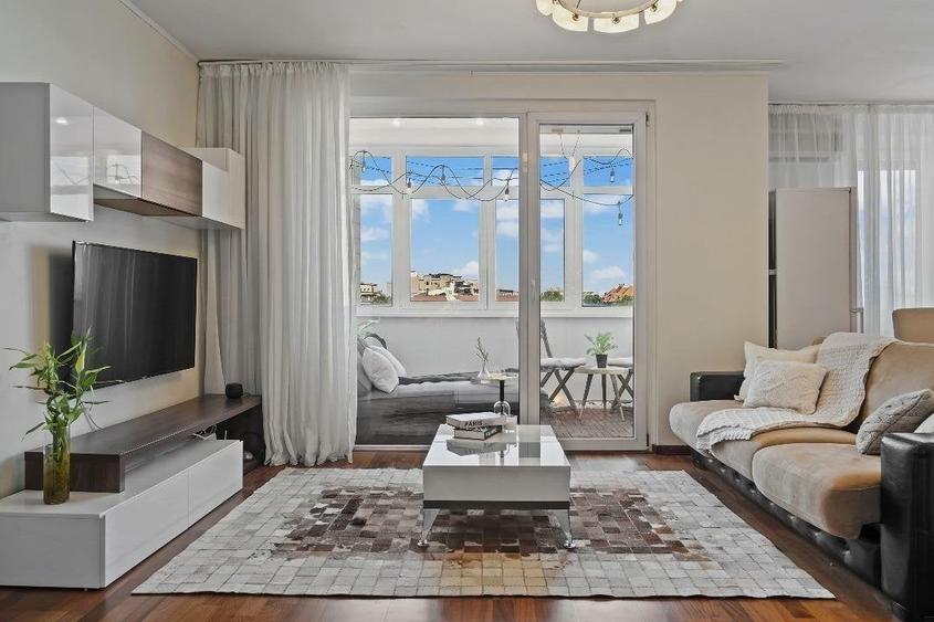 Apartament cu 2 camere semidecomandat, mobilat în P-ța Romană