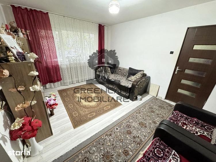 Apartament cu 2 camere semidecomandat în Podu Roș