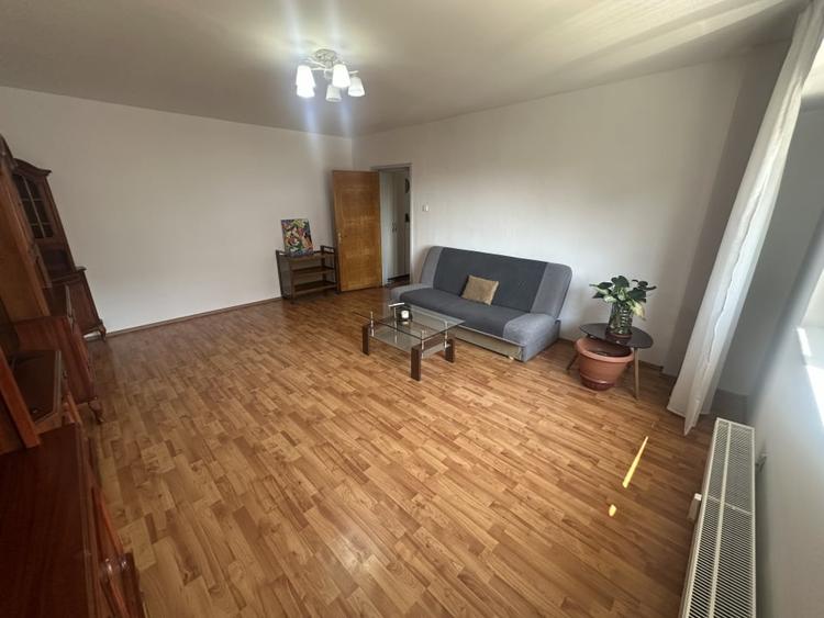 Apartament cu 2 camere decomandat, mobilat în Calea Călărașilor