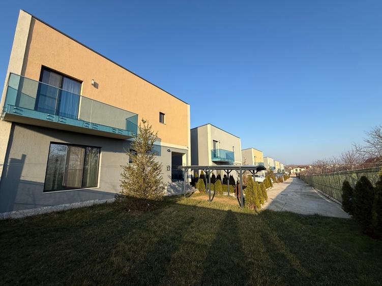 Vila in complex rezidential - 4 dormitoare - Panouri solare - Termen lung - 6