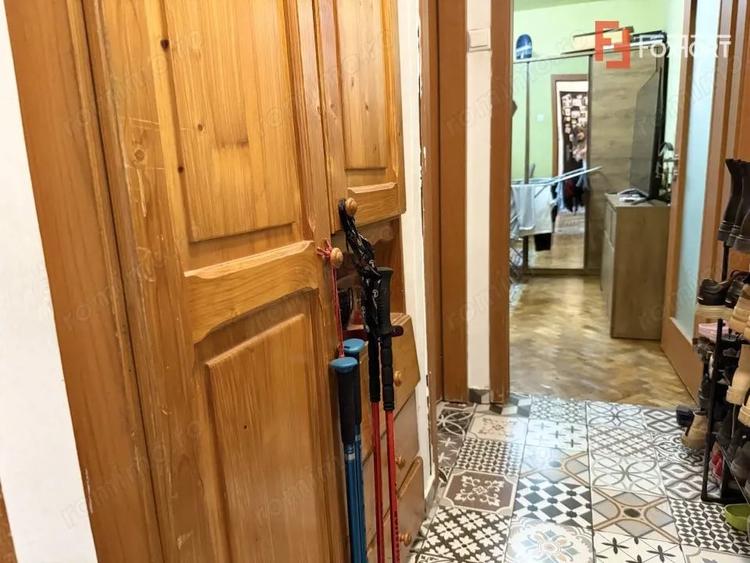 Apartament cu 2 camere semidecomandat, mobilat în Central