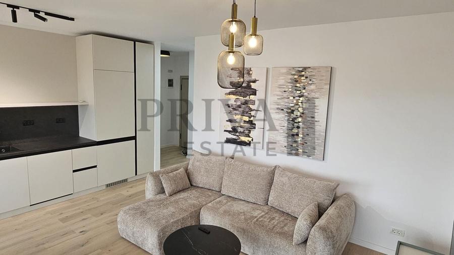Apartament cu 2 camere decomandat, mobilat în Central