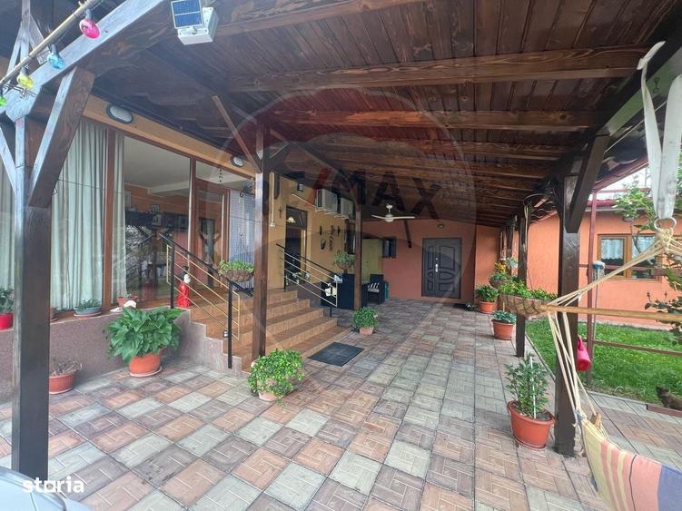 Casă cu 4 camere cu Teren 983 Mp în Garoafa