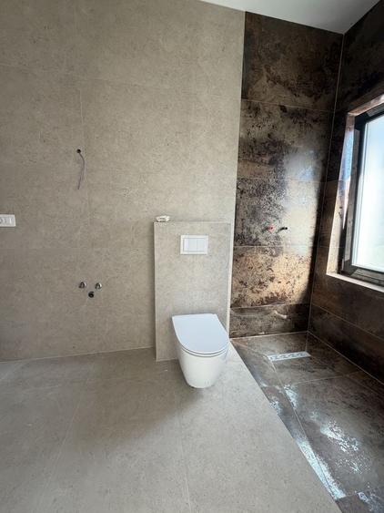 Casă cu 4 camere în Valea Adâncă