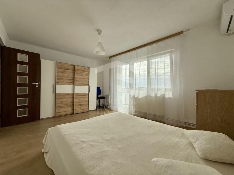 Apartament cu 3 camere decomandat, mobilat în Complex Studențesc
