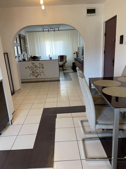 Apartament cu 4 camere decomandat în Dosu Bricii