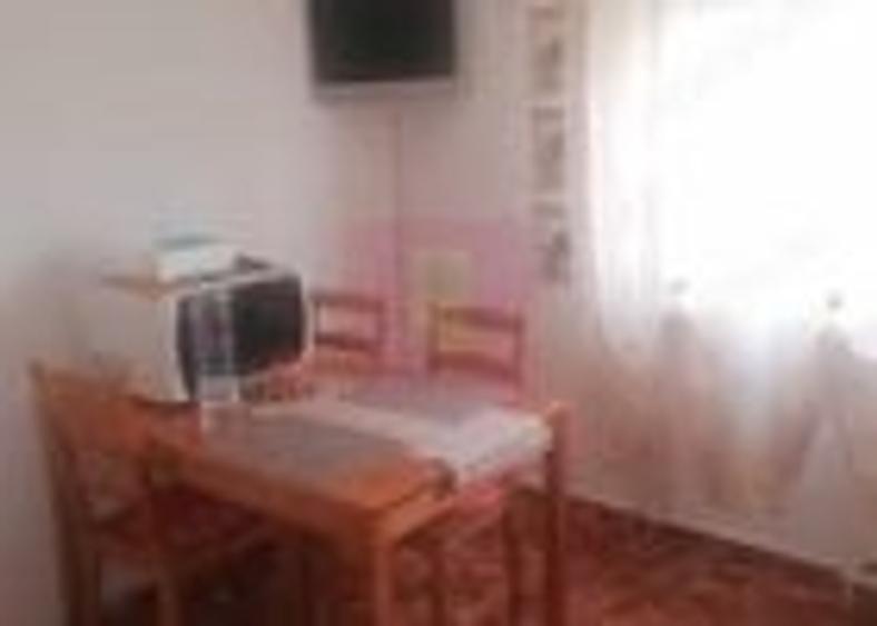 Apartament cu 2 camere semidecomandat în Lacul Tei