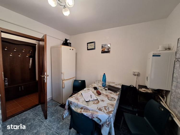 Apartament cu 3 camere decomandat, mobilat în Ciarda Roșie