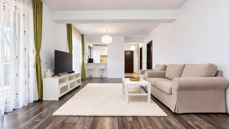 Apartament cu 3 camere decomandat în Roșu